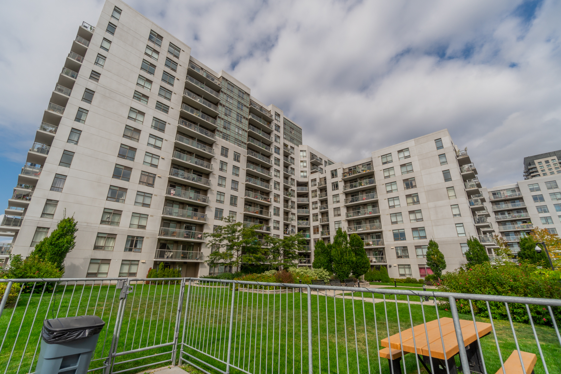 621812 Lansdowne Avenue PATH REAL ESTATE